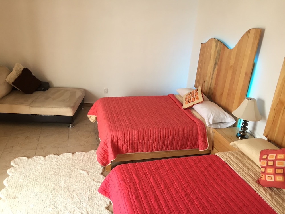 Family Double Room, 2 Queen Beds, Accessible, Garden View photo 3