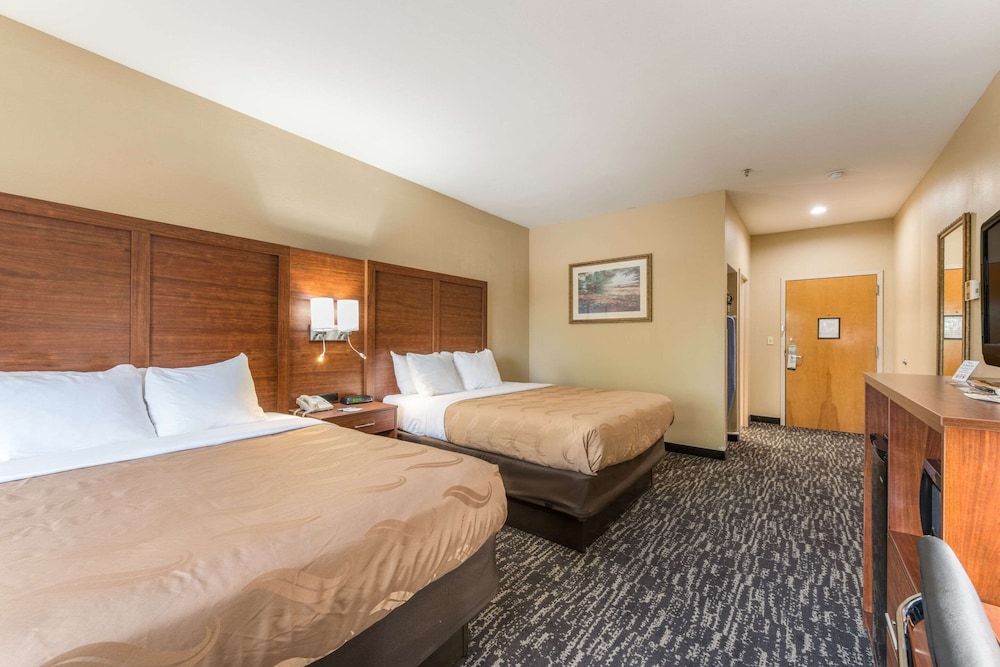 Room, 2 Queen Beds, Non Smoking - Photo 2