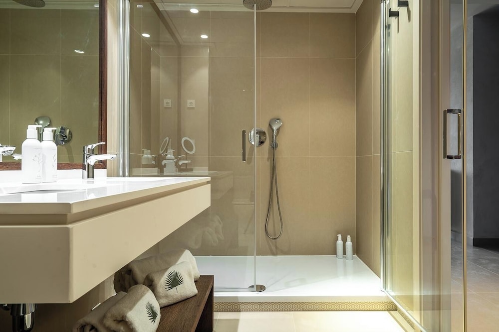 Habitación Doble, Torre