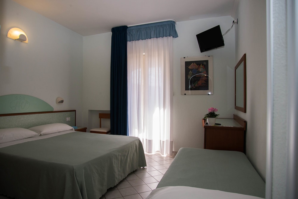 Triple Room, Balcony photo 3