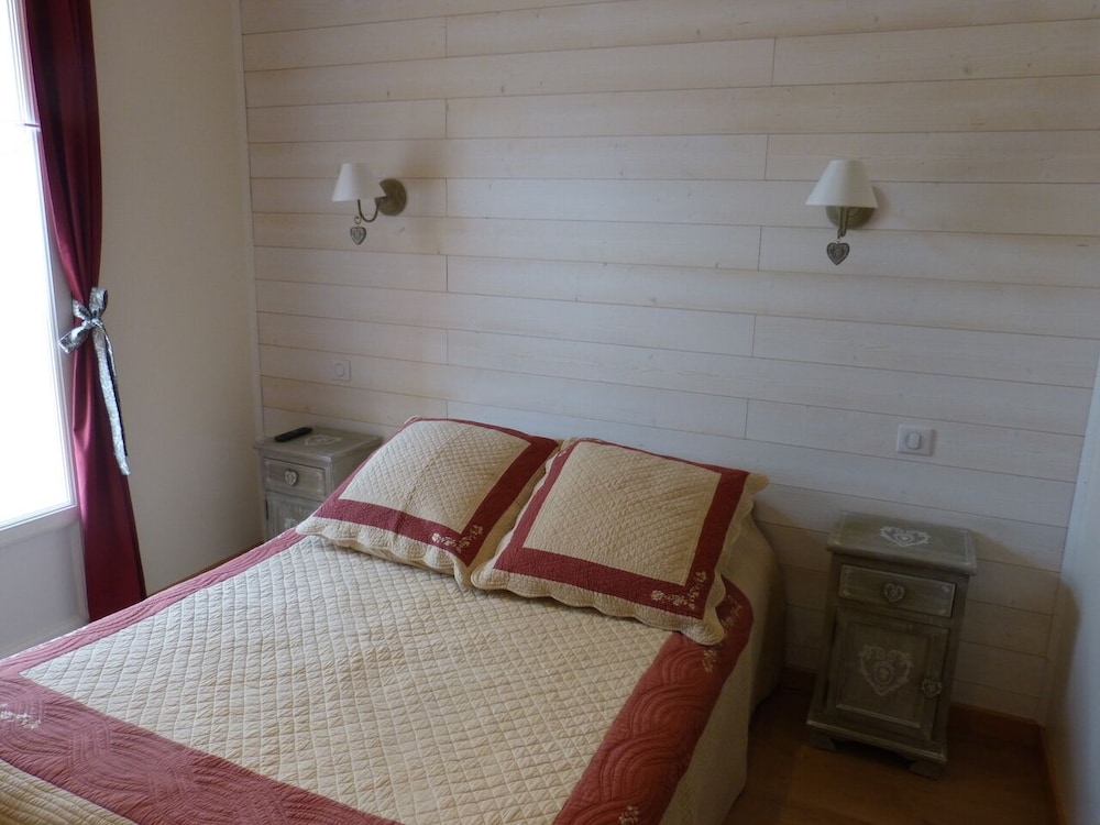 Double Room (Soleil Couchant)