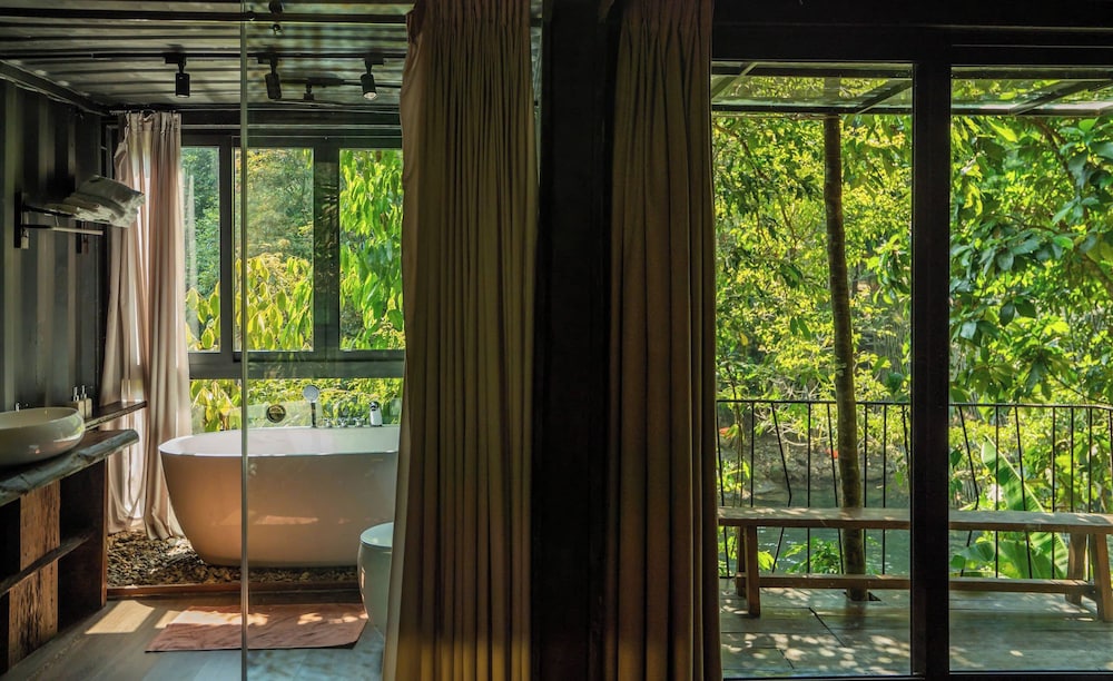 Classic Bungalow, Lake View photo 1