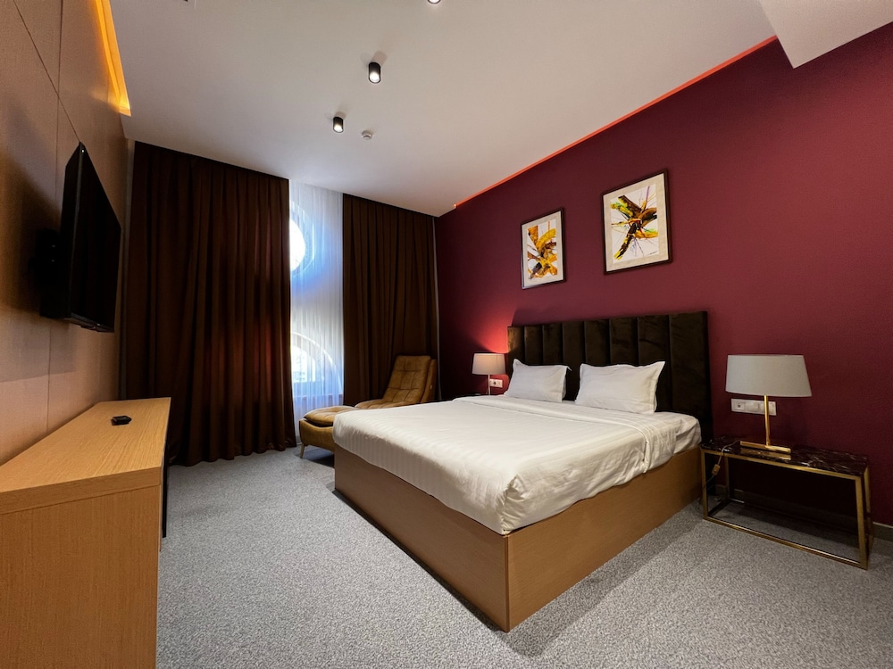 City Suite, City View