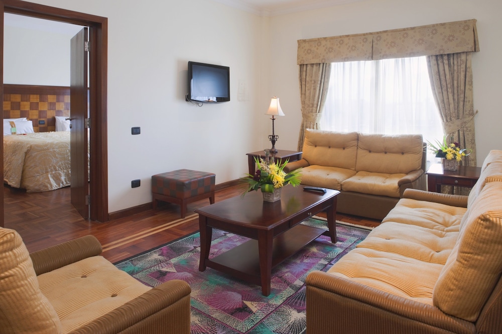 Suite, 1 Queen Bed With Sofa Bed, Non Smoking photo 3