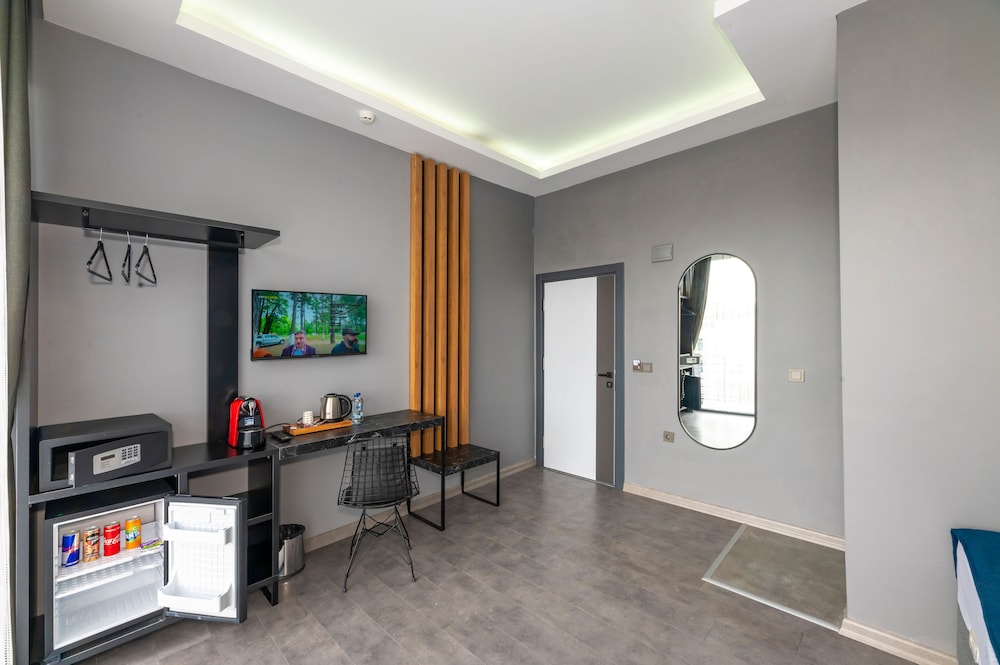 Deluxe Quadruple Room - Photo 2