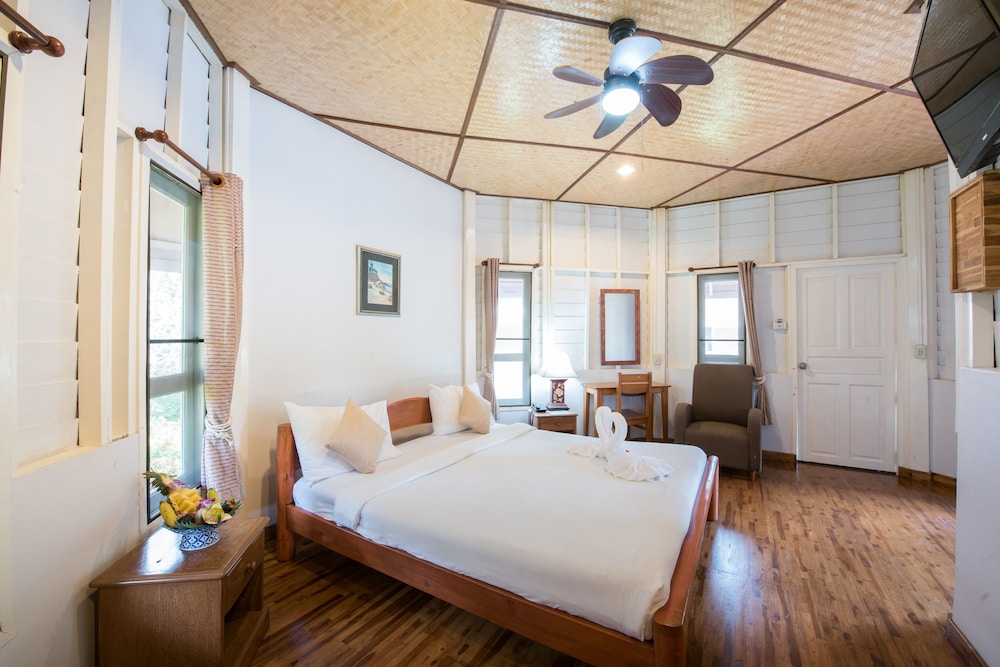 Superior Cottage - Photo 2