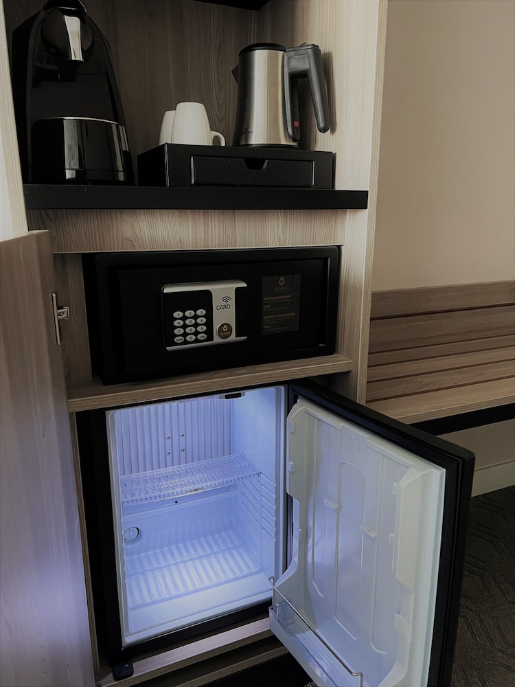 Comfort Room - Photo 3