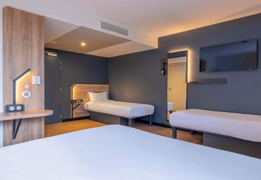 Quadruple Room, Non Smoking - Photo 3