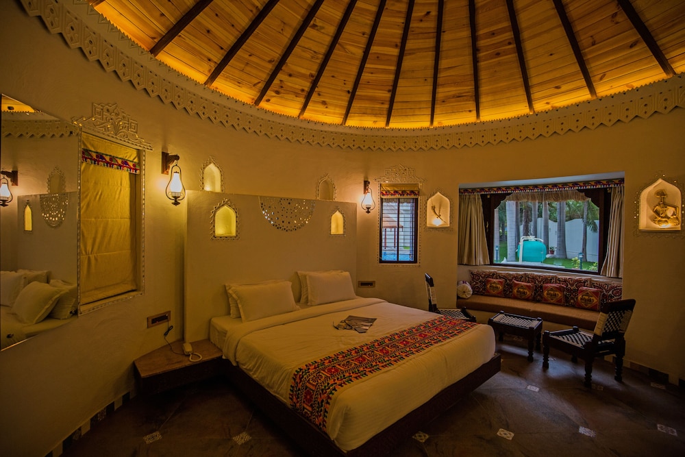 Premium Cottage, 1 King Bed, Non Smoking photo 3