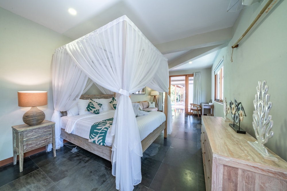 Family Villa, 4 Bedrooms, Pool View - Photo 12