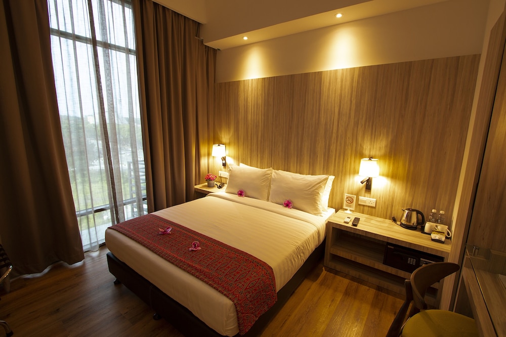 Standard King Room photo 1