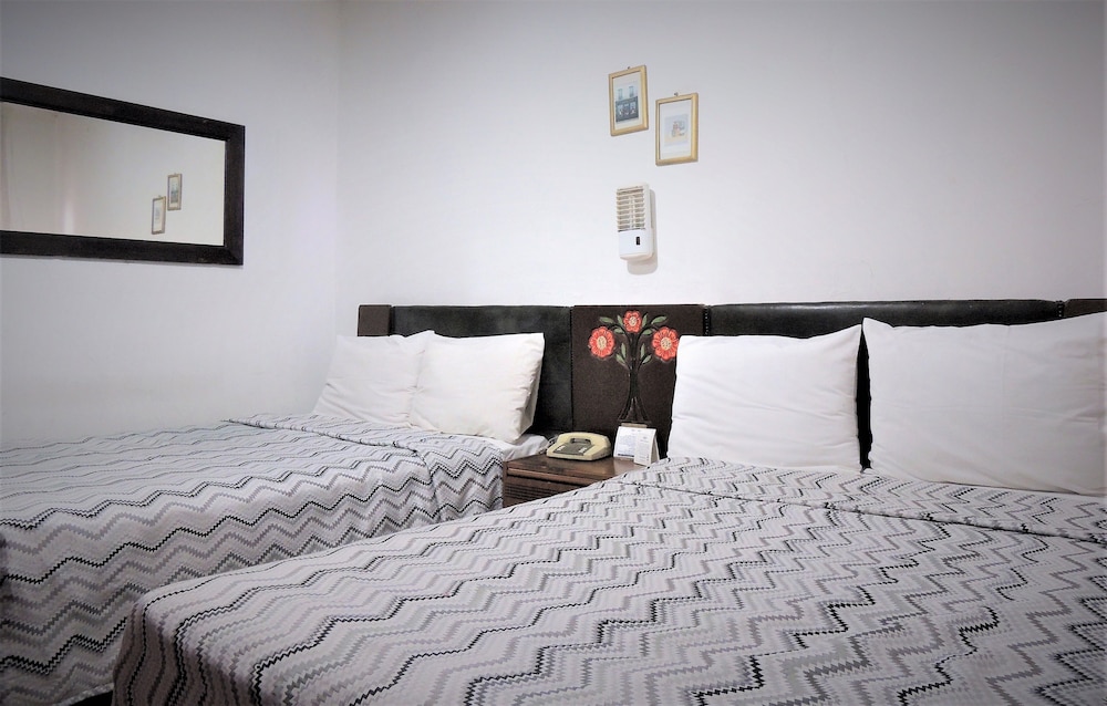 Room, 2 Double Beds photo 1