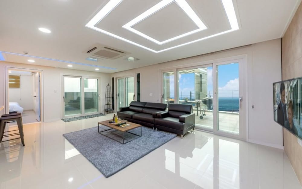 Room (C301 Poolvilla) - Photo 5