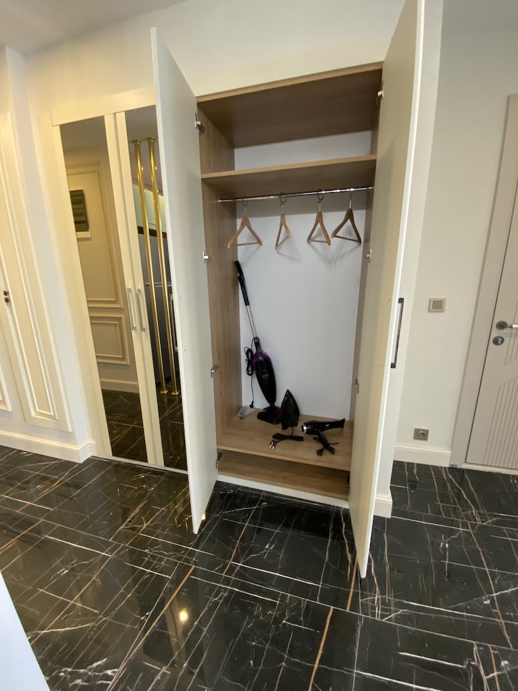 Presidental Suite with Three Bedroom photo 3