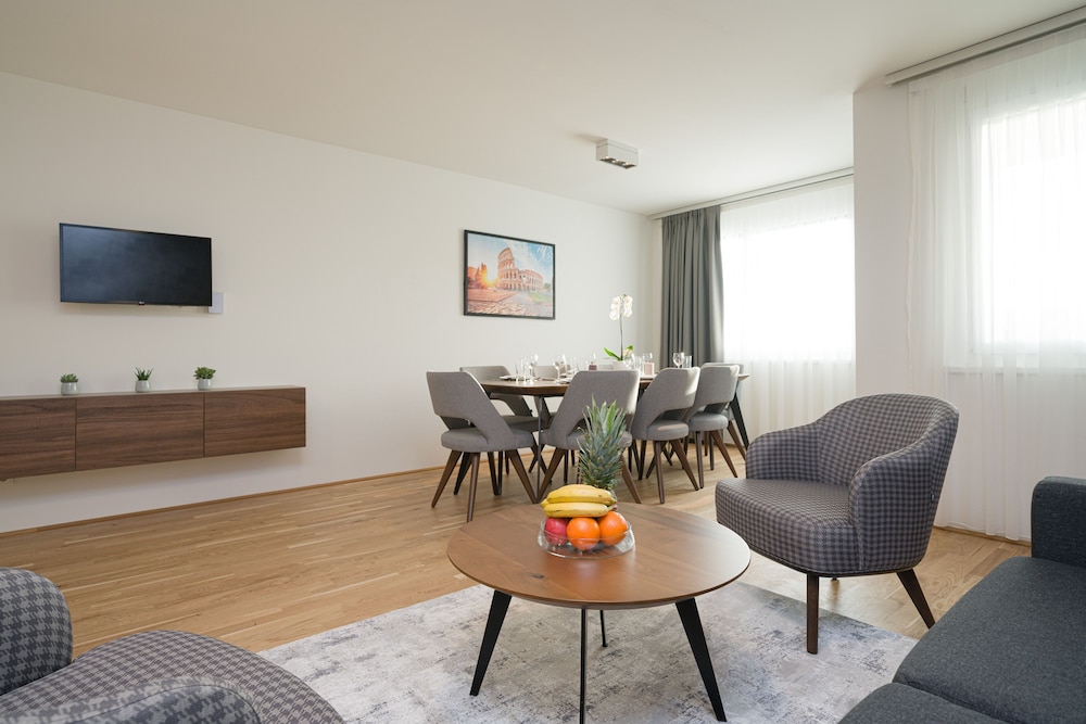 Exclusive Apartment (Top 14)