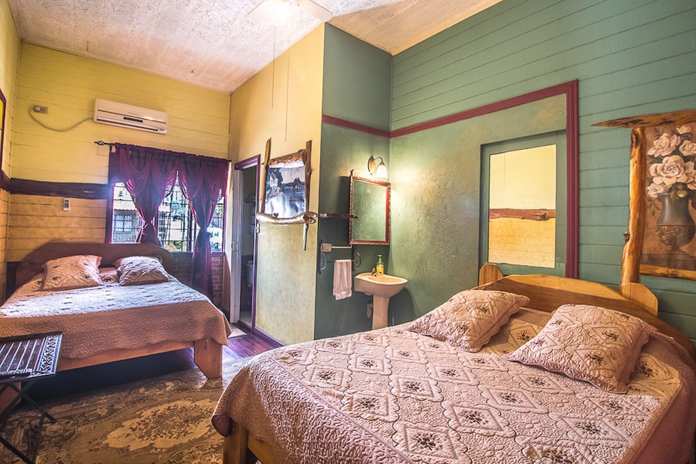 Comfort Room, Multiple Beds photo 1