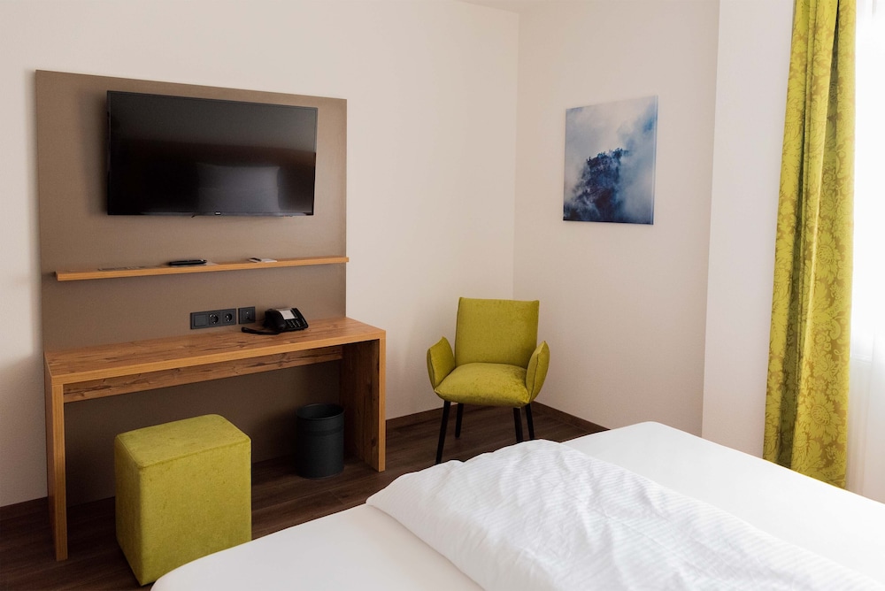 Standard Single Room, Non Smoking photo 3