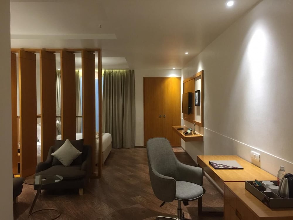 Fern Club Room photo 3