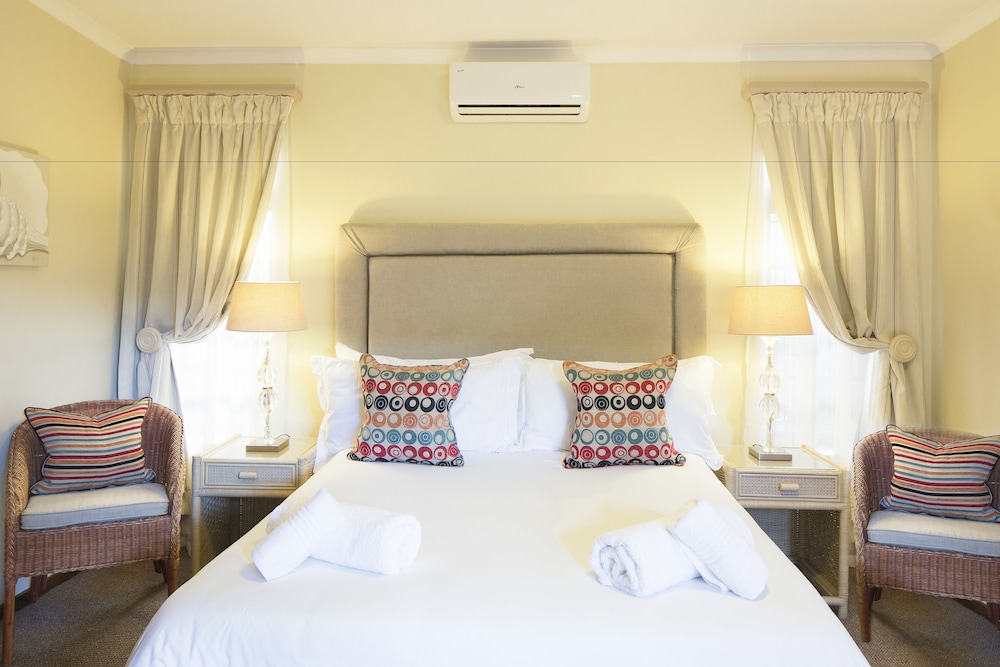 Basic Room, 1 Queen Bed photo 2