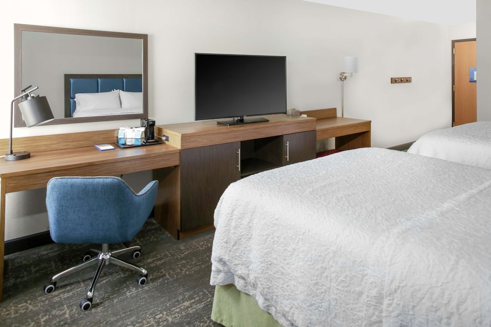 Room, 2 Queen Beds, Accessible, Non Smoking - Photo 1
