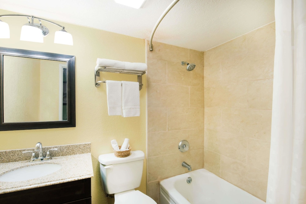 Standard Suite photo 2