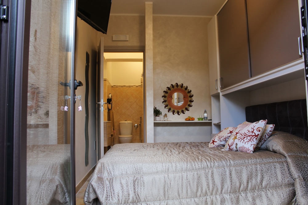 Classic Double Room, Terrace, Garden View