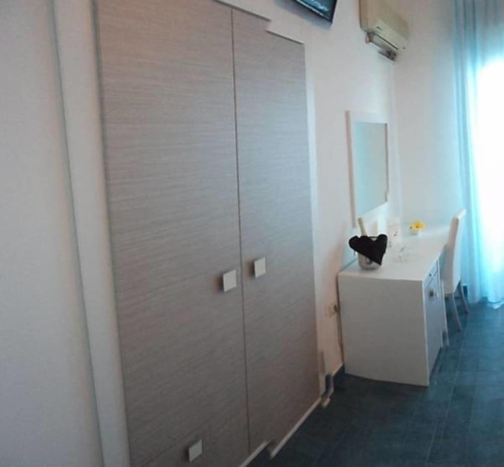Quadruple Room, Sea View photo 2