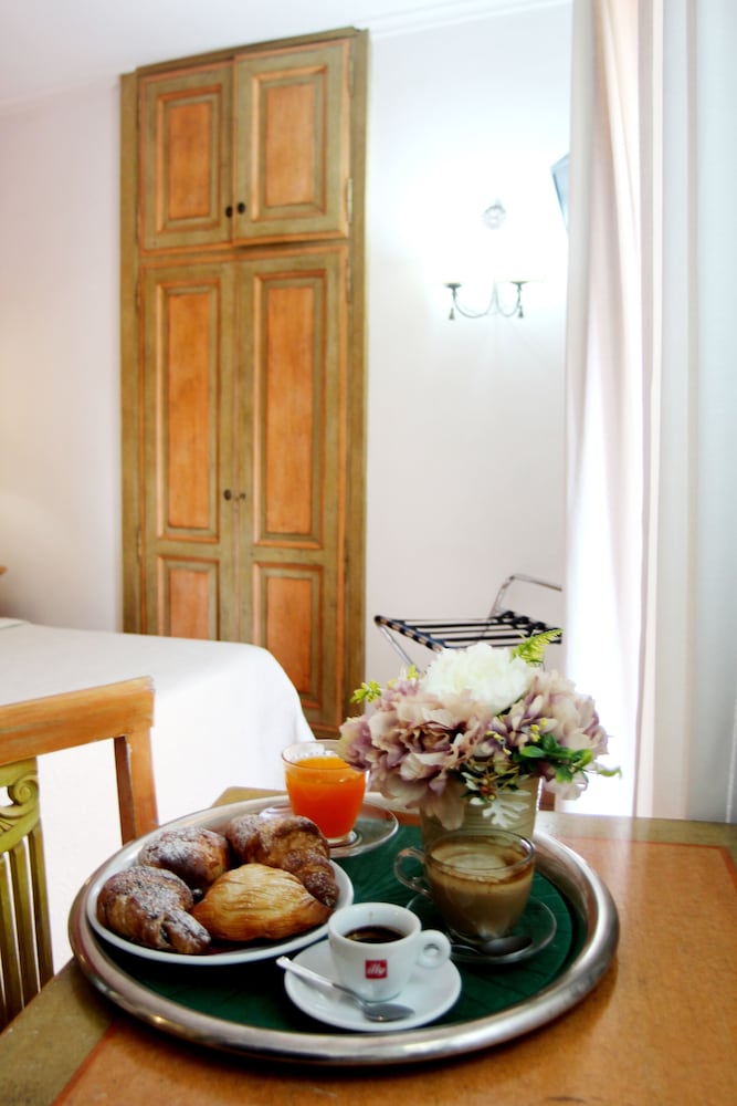 Double or Twin Room photo 3