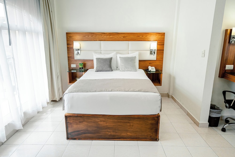 Junior Double Room, 2 Double Beds, City View, Tower - Photo 7