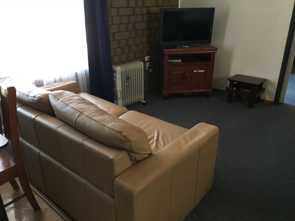 Family Unit, 2 Bedrooms photo 1