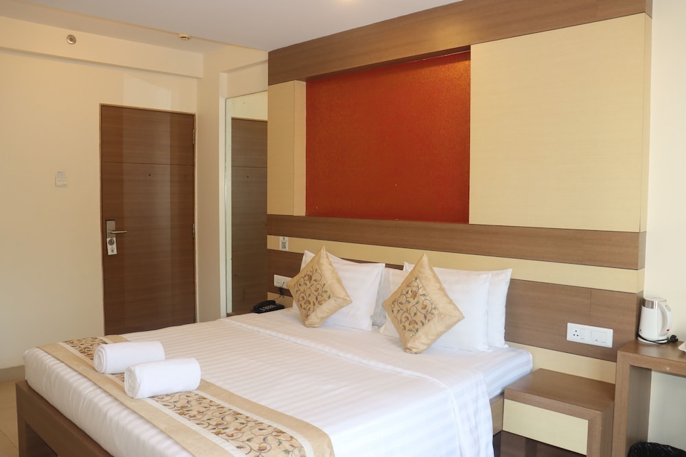 Premium Pool View Room with Balcony photo 2