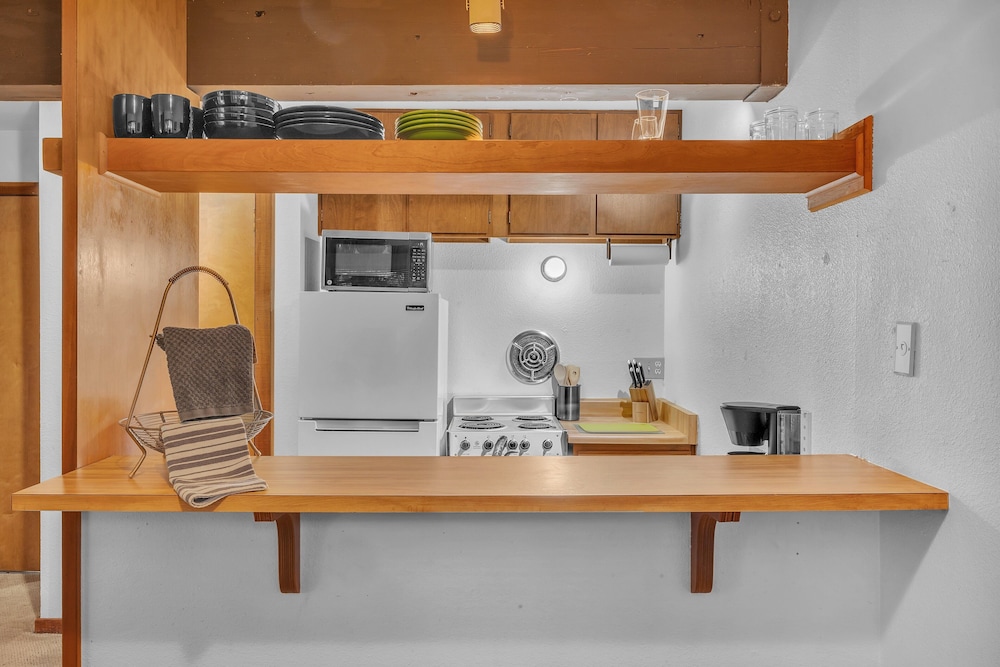 Condo, 1 Bedroom photo 3