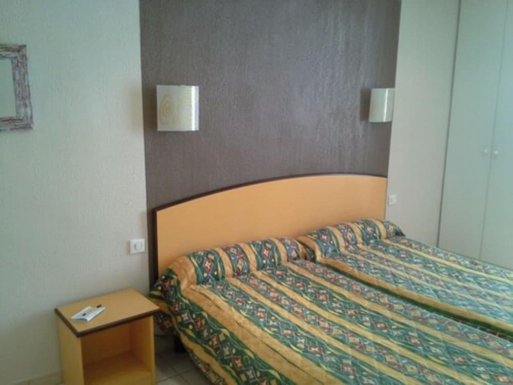 Standard Apartment, 2 Twin Beds - Photo 3