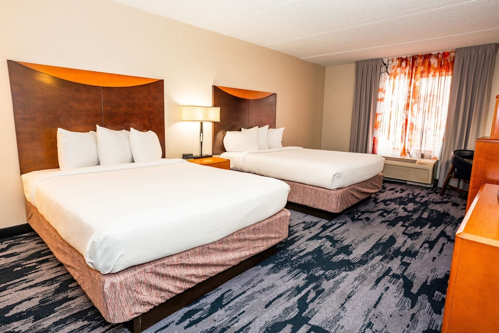 Room, 2 Queen Beds - Photo 1