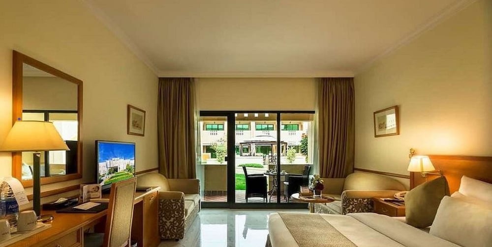 Standard Room, Multiple Beds - Photo 8