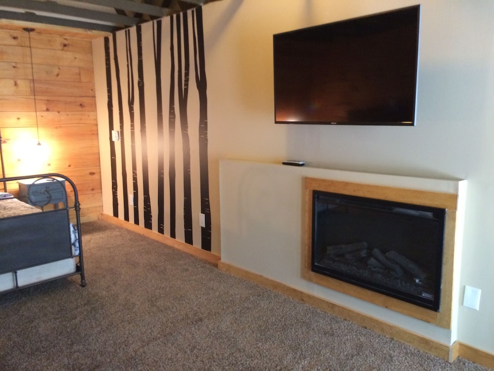 Premier Suite, 1 Bedroom, Fireplace photo 2