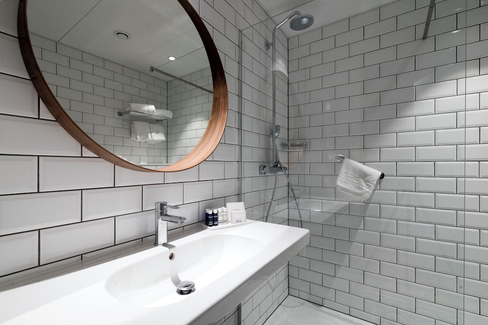 Accessible Penthouse Studio with Kitchen photo 3