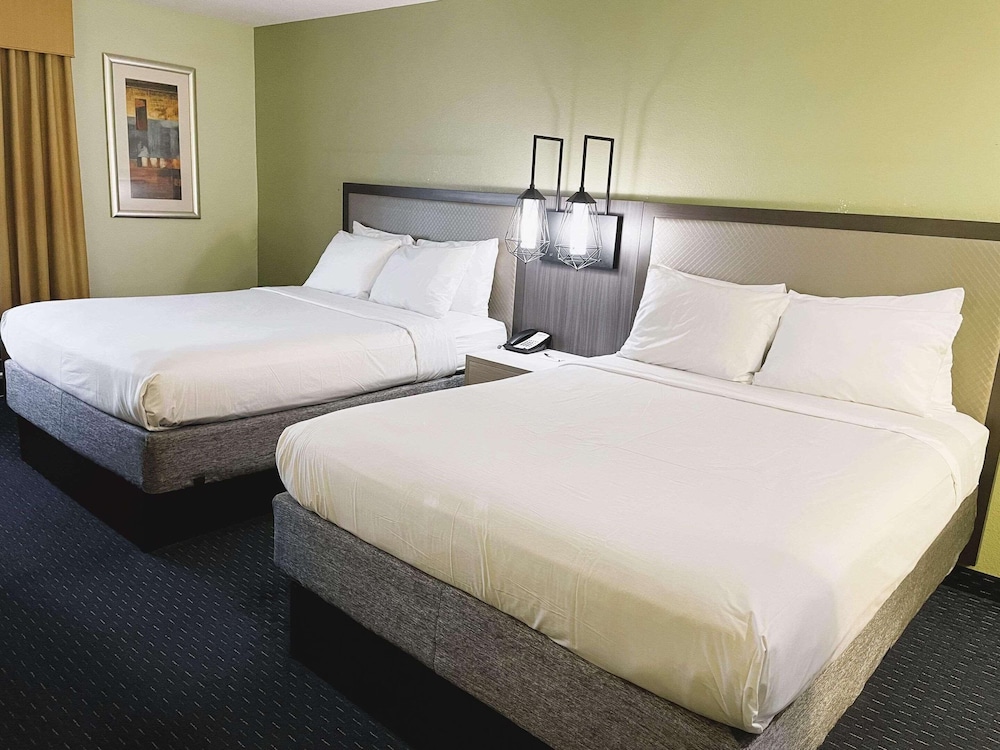 Room, 2 Queen Beds, Non Smoking - Photo 4