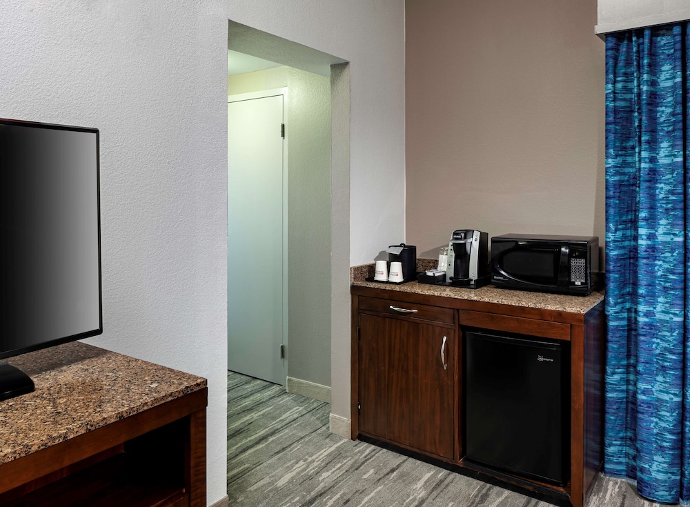 Suite, Accessible - Photo 2