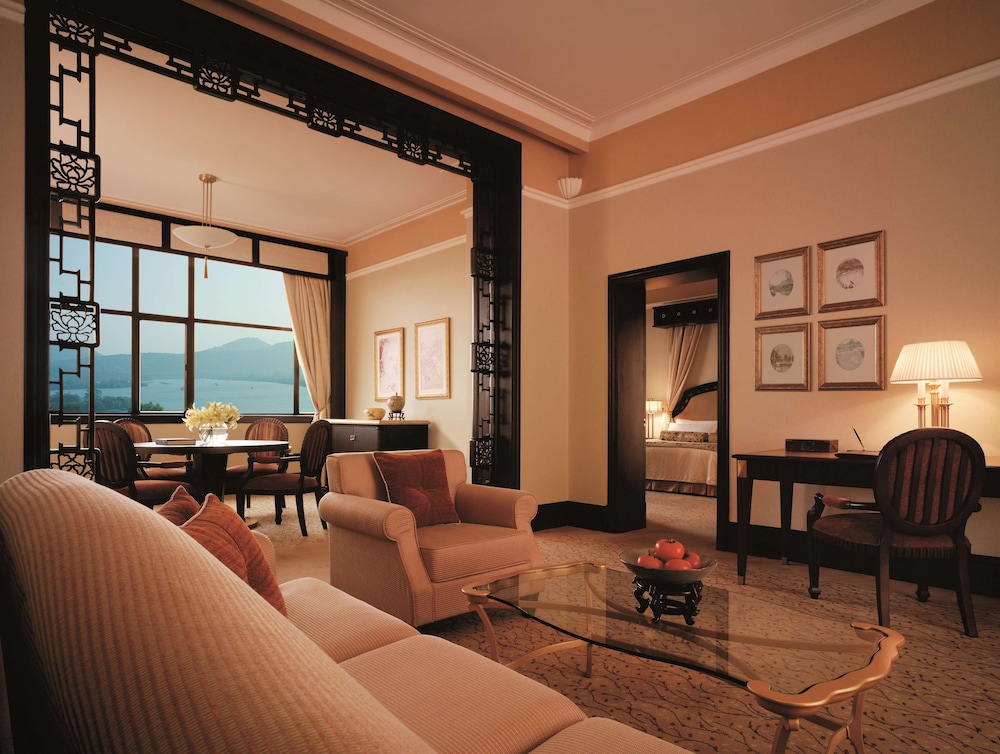 Presidential Suite (West) photo 1