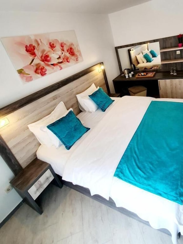 Standard Double/ Twin Room, Block B by Momentum