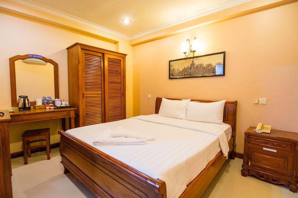 Deluxe Double Room, 1 King Bed (Free Airport Pick Up) photo 2