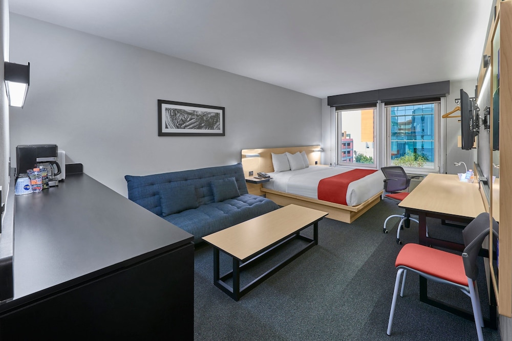 Superior Room, 1 Queen Bed with Sofa bed photo 2