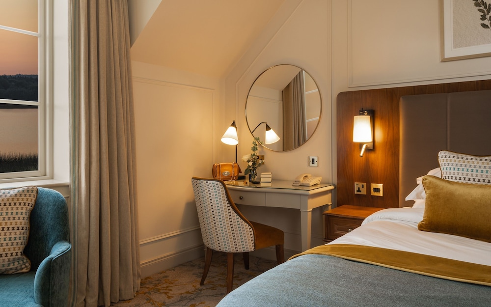 Executive Double Room, 1 King Bed, Lake View photo 2