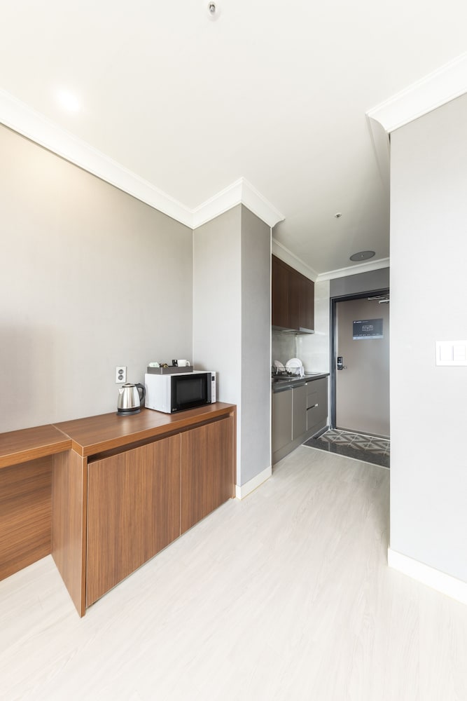 Standard Condo - Photo 3