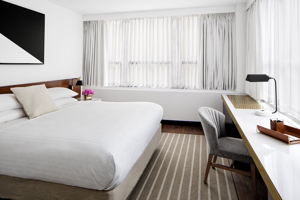 Executive King Suite - Photo 1