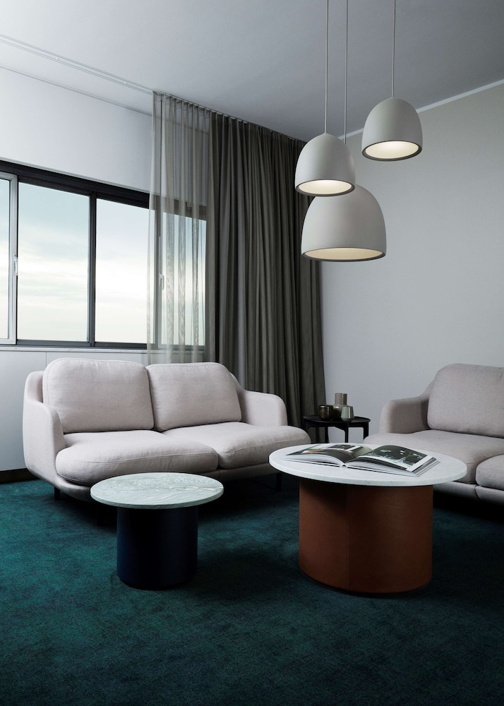 Suite (Feature)
