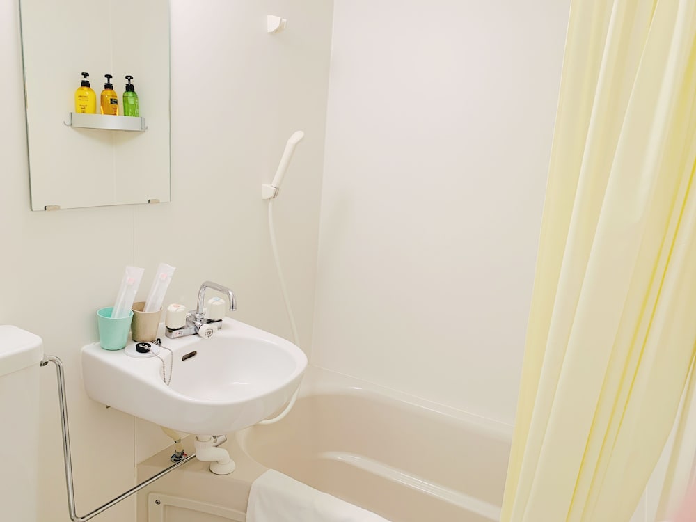 Twin Room, Private Bathroom (303) photo 2