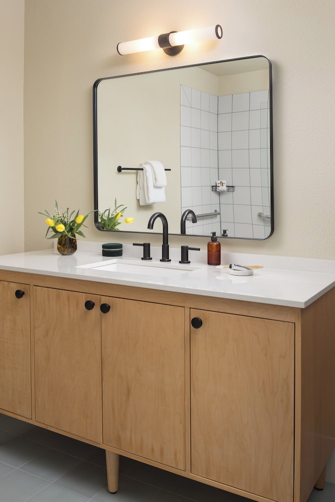 Suite, Mobility Accessible (Outbound, Queen) - Photo 8