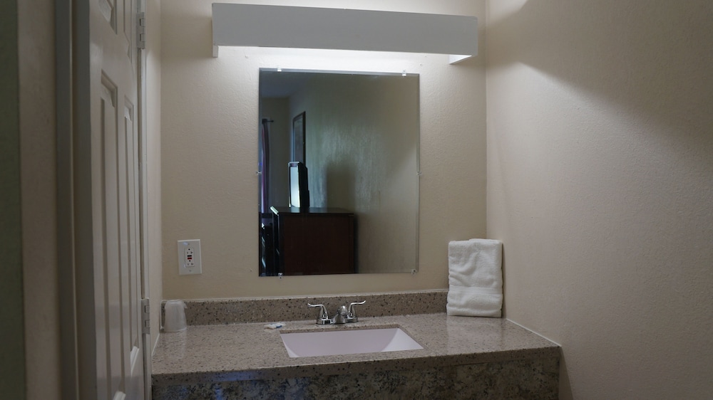 Single Room, 2 Queen Beds - Photo 21
